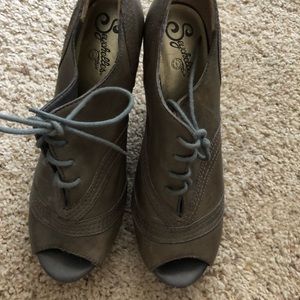 Seychelles peep toe wedge bootie